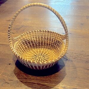 Absolutely gorgeous Charleston Sweetgrass Basket!!!🧺 🥰🥰🥰✨✨